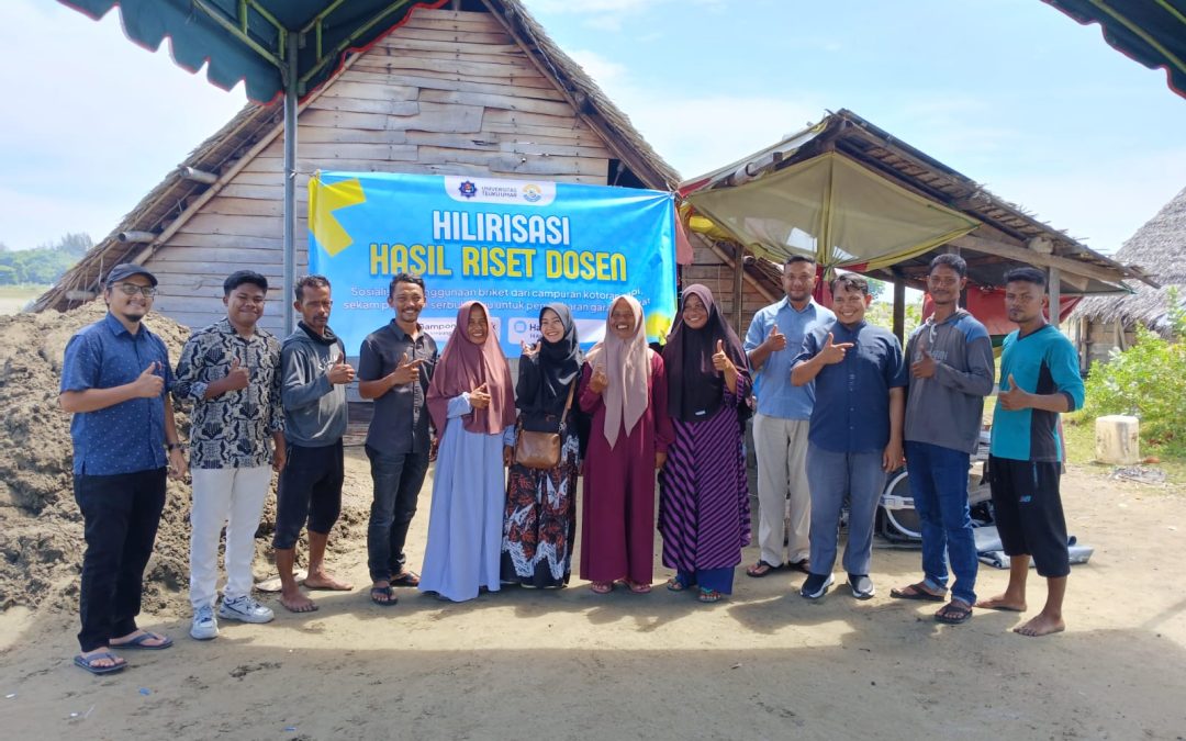Sosialisasi Briket Ramah Lingkungan Diterima Antusias oleh Petani Garam di Pidie